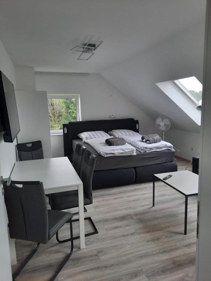 Ferienwohnung Apartment - Free Parking - Wifi - Kitchen เอสเซน ภายนอก รูปภาพ