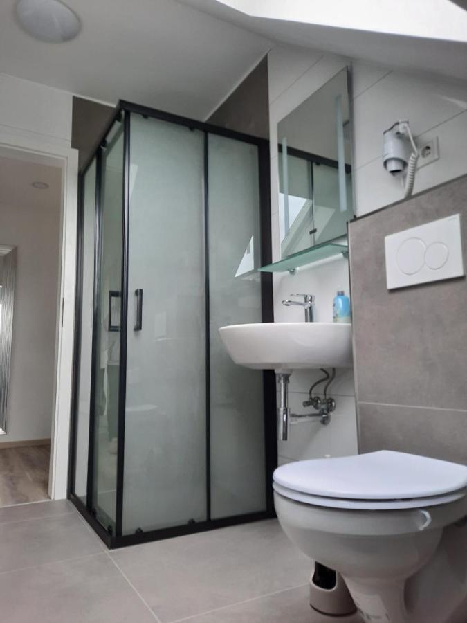 Ferienwohnung Apartment - Free Parking - Wifi - Kitchen เอสเซน ภายนอก รูปภาพ