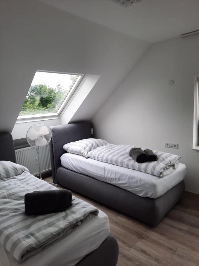 Ferienwohnung Apartment - Free Parking - Wifi - Kitchen เอสเซน ภายนอก รูปภาพ